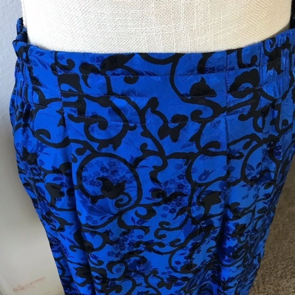 Silk Vintage Skirt Blue Black Embossed fabric Size 4